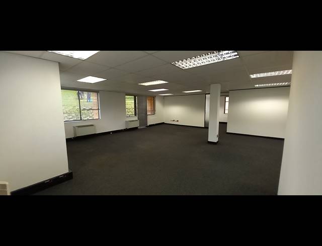 210M² OFFICE TO LET IN BRYANSTON